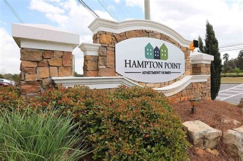 Hampton Point Apartments .